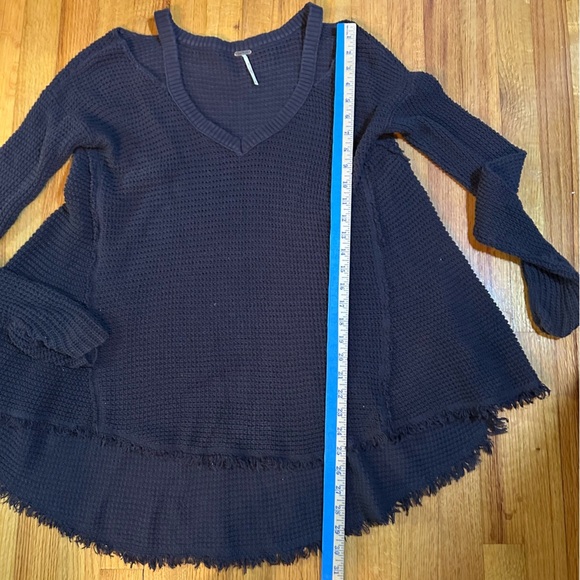 Free People Moonshine Sweater Size S Blue Cut Out Cold Shoulder Raw Edge (a3 - Picture 4 of 11